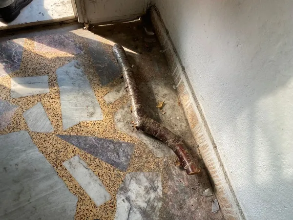 Son dakika: İzmir Torbalı’da AK Parti bürosuna saldırı