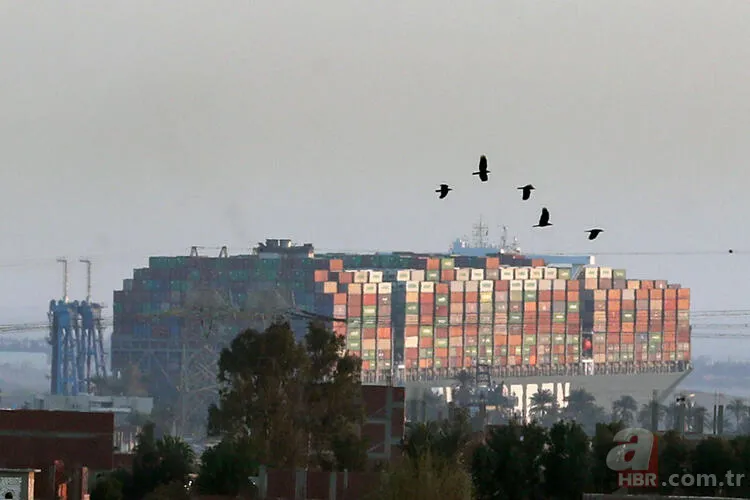 Süveyş Kanalı’nda sıkışan gemi için bugün büyük gün! İkinci skandal: Korsan alarmı 17