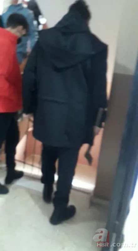 Korku dolu anlar! Okula baltalı baskın! Öğrenciler büyük korku yaşadı 10