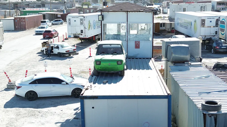 Yeşil aracı gören şaşıp kalıyor!