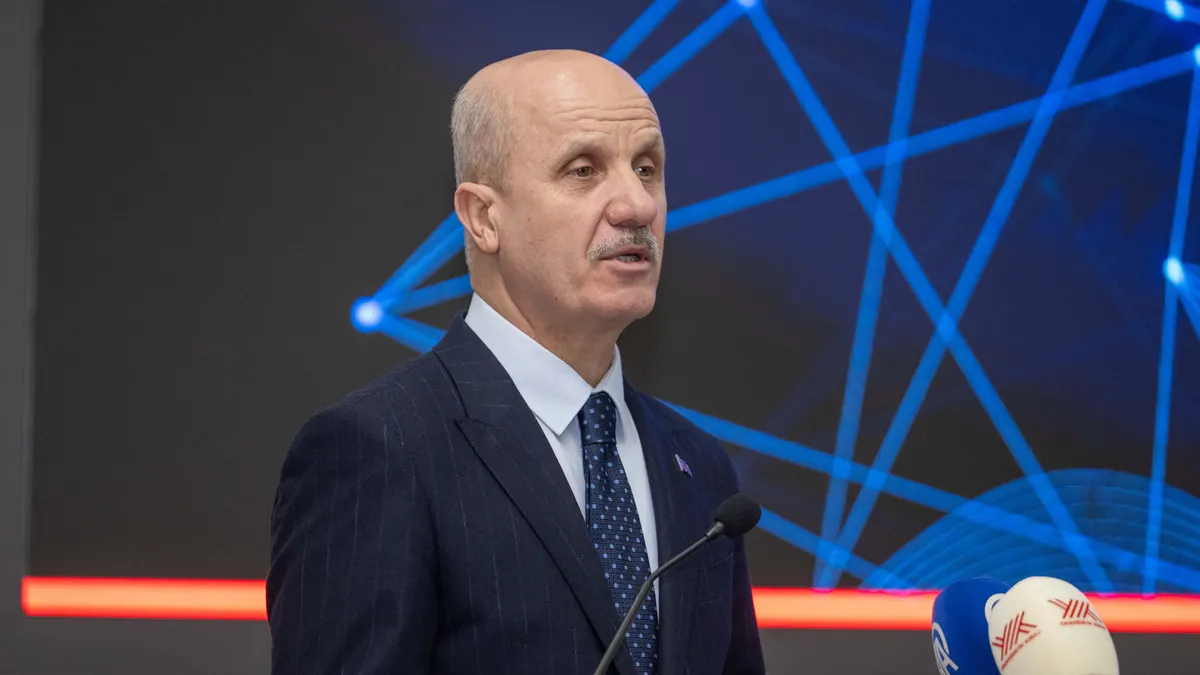 Uygulamalı eğitim modeli! YÖK Başkanı Özvar duyurdu: Çalışmalar 7 pilot ilde başlatıldı