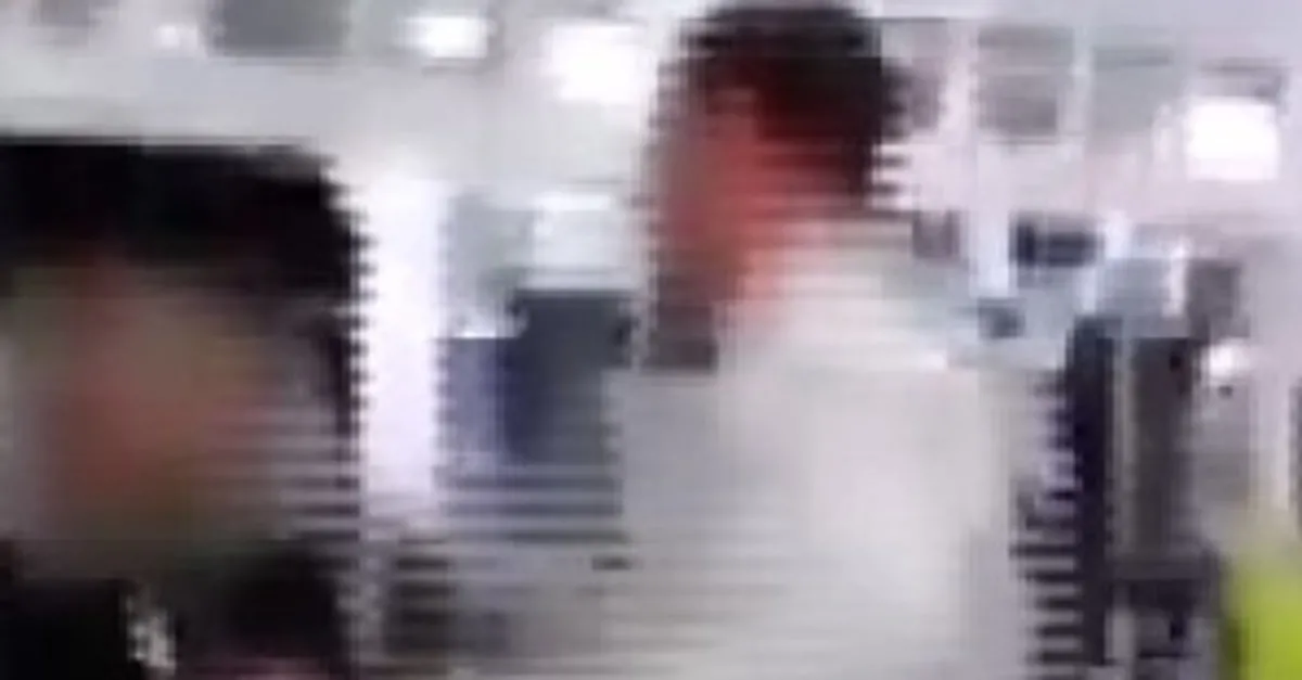 İngiltere’de "corona virüs" kavgası kameraya yansıdı! Sert yumrukla bayılarak kanlar içinde yerde kaldı