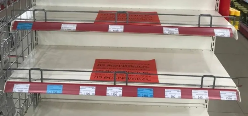 Türkiye'nin desteği zorlarına gitti: Ermenistan marketlerindeki Türk ürünlerini toplattı