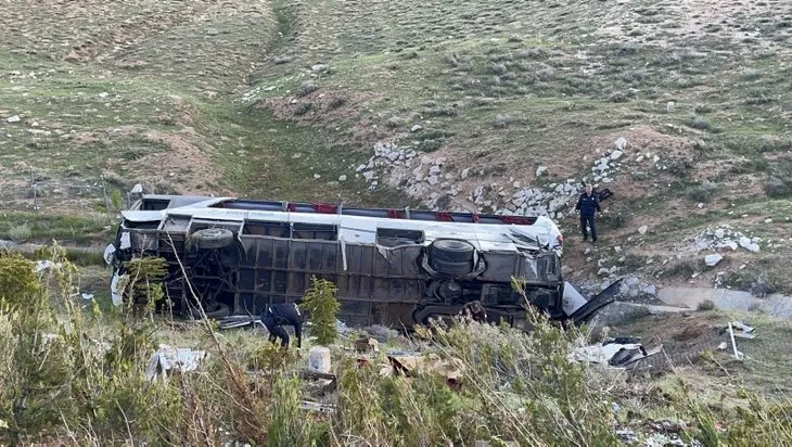 Niğde’de üniversite öğrencilerini taşıyan otobüs devrildi! İçişleri Bakanı Süleyman Soylu kaza nedenini açıkladı