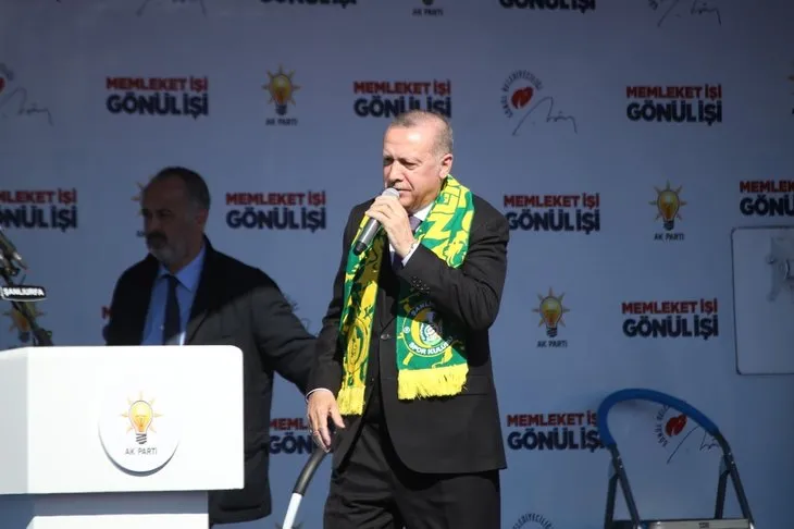 Başkan Erdoğan ve İbrahim Tatlıses Şanlıurfa’da miting sahnesine beraber çıktı