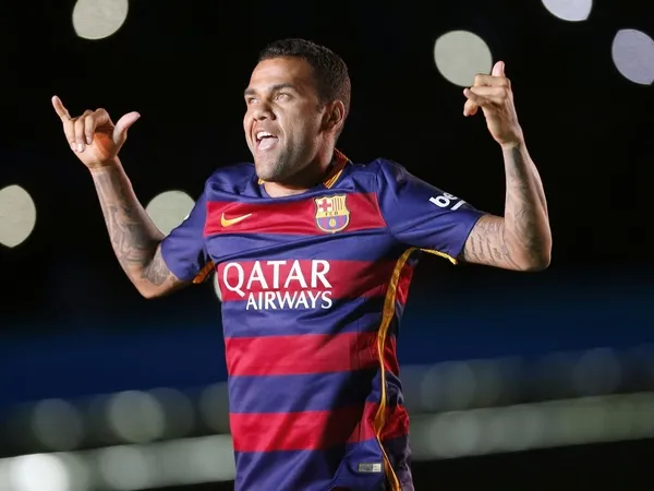barcelona-eski-yildizi-dani-alves-ile-yeniden-anlasti-ocak-ayindan-itibaren-forma-giyecek-1636748985189.jpg Barcelona eski yıldızı Dani Alves ile yeniden anlaştı! Ocak ayından itibaren forma giyecek - 1