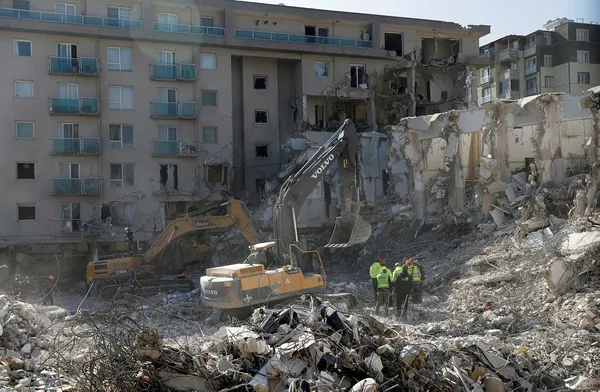 1676705448431.jpg Asrın felaketinde en acı yalan: Hayata tutunsun diye oğlunun öldüğünü söylemiyoruz - 5