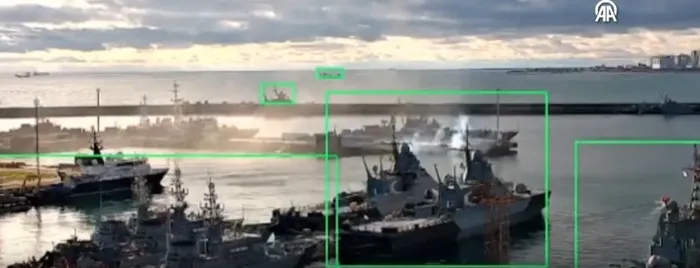 karadenizde-yeni-esik-ukraynadan-rus-denizaltisina-su-alti-dron-darbesi-1765859143099.jpg Ukrayna, Rus denizaltısına saldırı düzenledi. (AA)