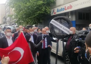 Merdan Yanardağ Adnan Menderes'e iftira atmıştı! Demokratlar Platformundan TELE1 Televizyonu önünde protesto