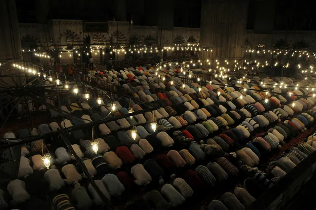 ilk-teravih-bugun-mu-1-nisan-teravih-namazi-var-mi-2022-ramazanin-ilk-teravih-namazi-ne-zaman-hangi-gun-kilina-1648814339158.jpg İlk teravih bugün mü? 1 Nisan teravih namazı var mı? 2022 Ramazan'ın ilk teravih namazı ne zaman, hangi gün kılınacak? - 2