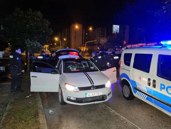1642051898939.jpg Dur ihtarına uymayan sürücü kıskıvrak yakalandı - 2