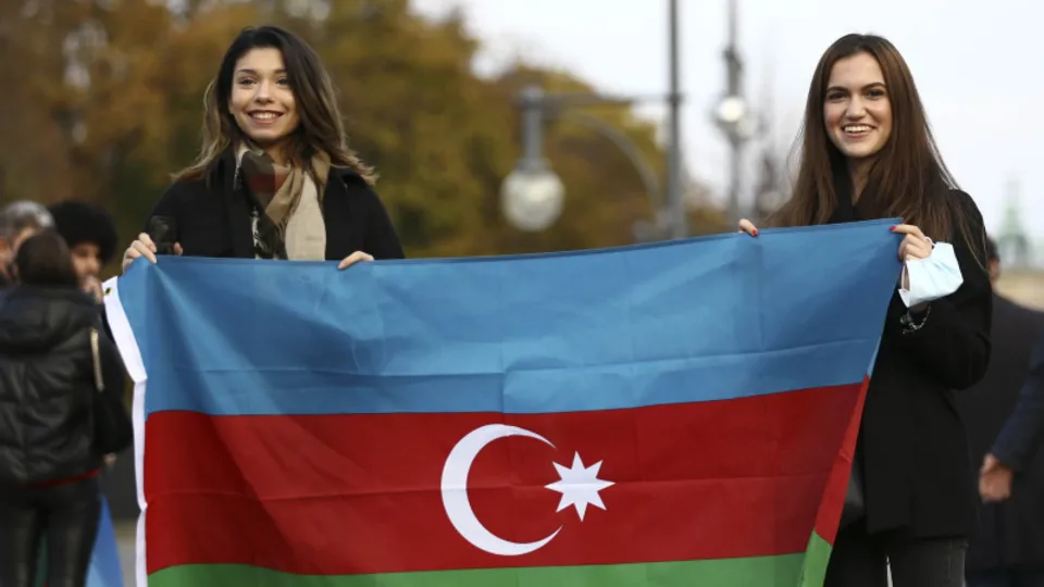 Azerbaycan'ın Dağlık Karabağ zaferi Almanya'nın başkenti Berlin'de coşkuyla kutlandı