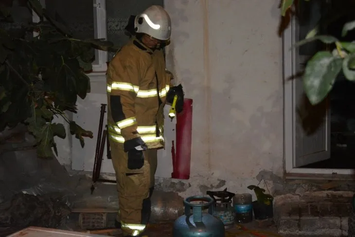 İzmir’de gece yarısı korkutan patlama! 1’i çocuk 3 kişi yaralandı | ’Sesi duyunca yerimden fırladım’