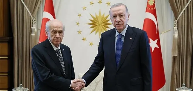 Başkan Erdoğan, Bahçeli’nin DEM Partililerle tokalaşmasını değerlendirdi!