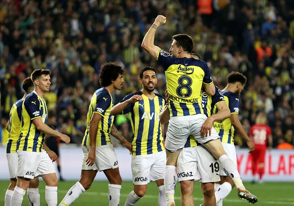 fenerbahceden-taraftara-bayram-hediyesi-fenerbahce-3-2-gaziantep-fk-mac-sonucu-ozet-1651260547030.jpg Fenerbahçe'den taraftara bayram hediyesi! Fenerbahçe 3-2 Gaziantep FK (MAÇ SONUCU-ÖZET) - 2