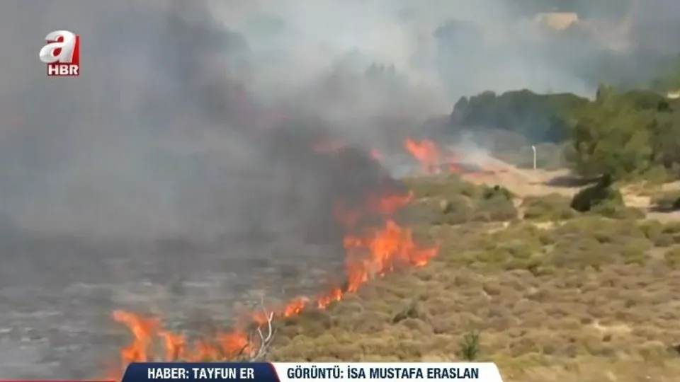 Çeşme’de gökyüzü dumanla yer alevle kaplı! A Haber muhabiri Er: Yangın tam anlamıyla coştu!