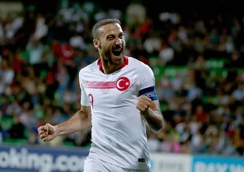 Cenk Tosun yeşil sahalara geri döndü | Everton ile yeniden idmanlara başladı