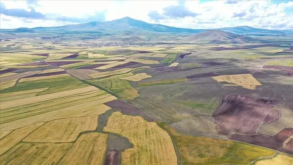 yatirimci-arsaya-hucum-ediyor-bu-bolgelerde-talep-patlamasi-fiyatlar-10a-katladi-1703573601827.jpeg Yatırımcı arsaya hücum ediyor! Bu bölgelerde talep patlaması: Fiyatlar 10'a katladı - 5