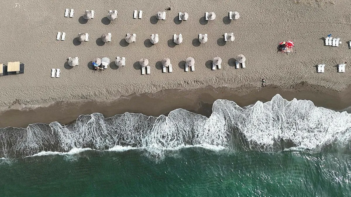 Sakarya, Kocaeli ve Düzce sahillerinde denize girmek yasaklandı! Dalga boyu 3 metreye ulaştı