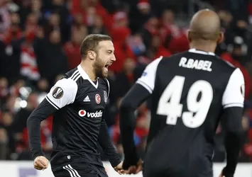 Cenk Tosun Ibrahimovic'e rakip oldu