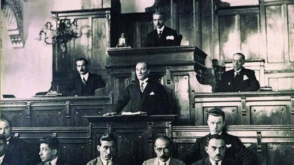 Atatürk fotoğrafları | Atatürk'ün Cumhuriyet ile ilgili sözleri! 29 Ekim'e özel Atatürk'ün bilinmeyen en güzel resimleri