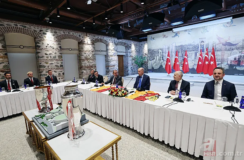 Başkan Erdoğan Galatasaray'ı kabul etti! Osimhen formasını hediye etti 1