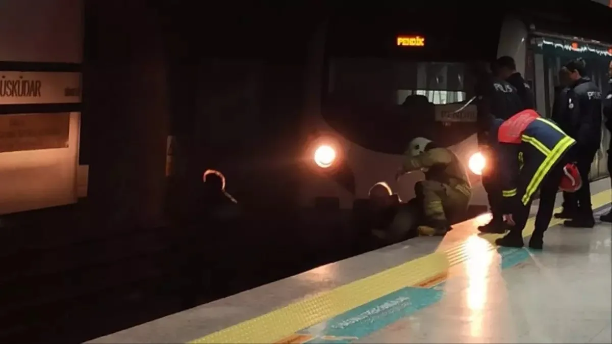 Üsküdar Marmaray'dan korkunç olay! Raylara atlayan kadın hayatını kaybetti