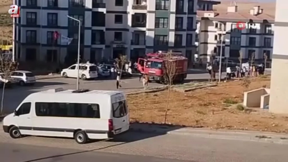 Gaziantep'te 5 katlı binada çıkan yangın korkuttu