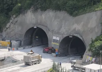O mesafe 40 dakikaya düşecek! Avrupa'nın en uzun yolu Zigana Tüneli'nde son adım