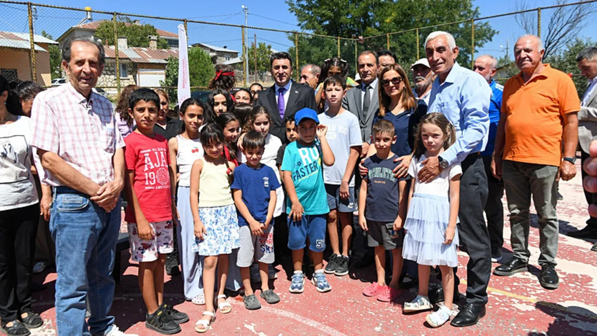 Tunceli'de halı saha bakım onarım protokolü