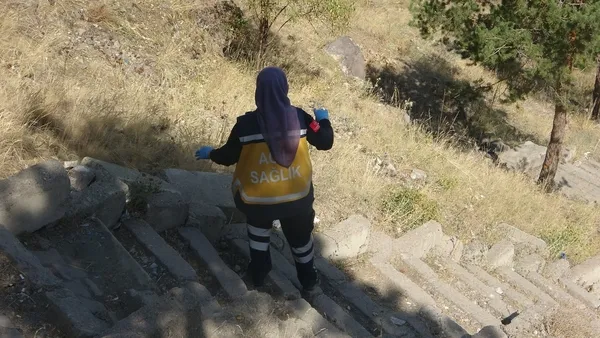 kayseride-korkunc-olay-daglik-alana-yuruyuse-cikan-cocuklar-oyle-bir-sey-buldu-ki-1659437072258.jpg Kayseri’de korkunç olay! Dağlık alana yürüyüşe çıkan çocuklar öyle bir şey buldu ki... - 1