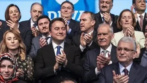 devada-ust-duzey-istifa-ramiz-ongun-gorevi-birakti-ali-babacana-salladi-parti-vesayet-altinda-1690022266773.jpeg DEVA'da üst düzey istifa! Ramiz Ongun görevi bıraktı Ali Babacan'a salladı: Parti vesayet altında - 3