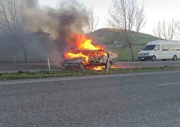 Kahramanmaraş'ta otomobil yangını