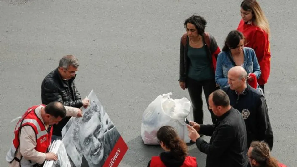 Güvenlik seviyesi en üst düzeyde! Polis tek tek fotoğrafladı
