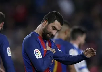 Arda Turan Türkiye'ye geldi!
