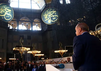Başkan Recep Tayyip Erdoğan'dan Kadir Gecesi mesajı: Bin aydan daha hayırlı olduğu müjdelenen Kadir Gecemizi tebrik ediyorum