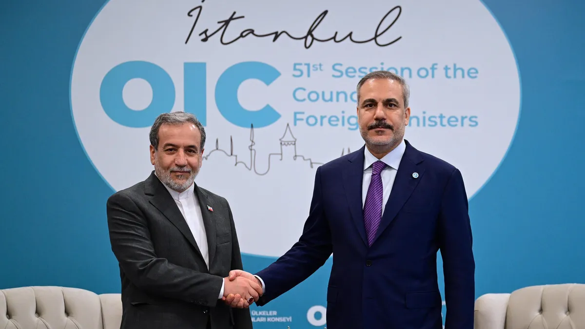 Hakan Fidan İranlı mevkidaşı Abbas Arakçi ile görüştü