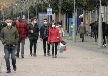 Sakarya'da 300 bin koronavirüs vaka aşısı yapıldı
