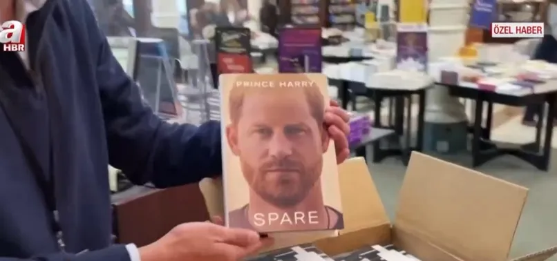 Prens Harry’nin kitabı gündeme bomba gibi düştü! İngilizler Prens Harry’ye tepkili