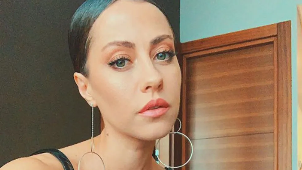 Derya Uluğ gelen eleştirilere isyan etti: Ne düşündüğünüz umurumda değil!