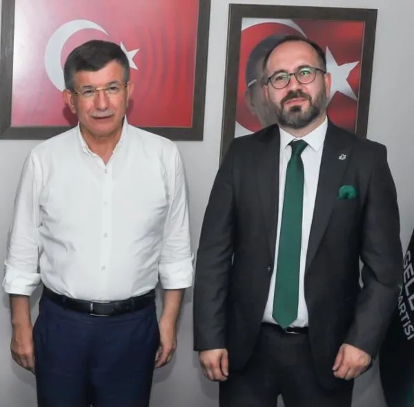 gelecek-partisinde-rezalet-ilce-baskaninin-uygunsuz-iliski-yasadigi-ortaya-cikti-1625572178087.jpeg Gelecek Partisi'nde rezalet! İlçe başkanının uygunsuz ilişki yaşadığı ortaya çıktı - 1