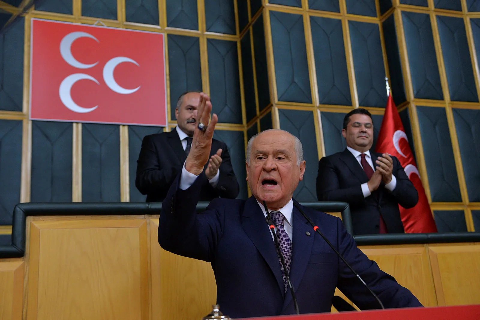 Devlet Bahçeli: Kırmızı bültenle aranan katilin takdir edilmesi hukuk dışı