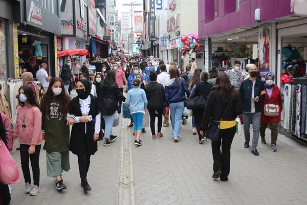 1640852044584.jpg Uzman isimden 18 yaş altına süper bulaştırıcı uyarısı! - 4