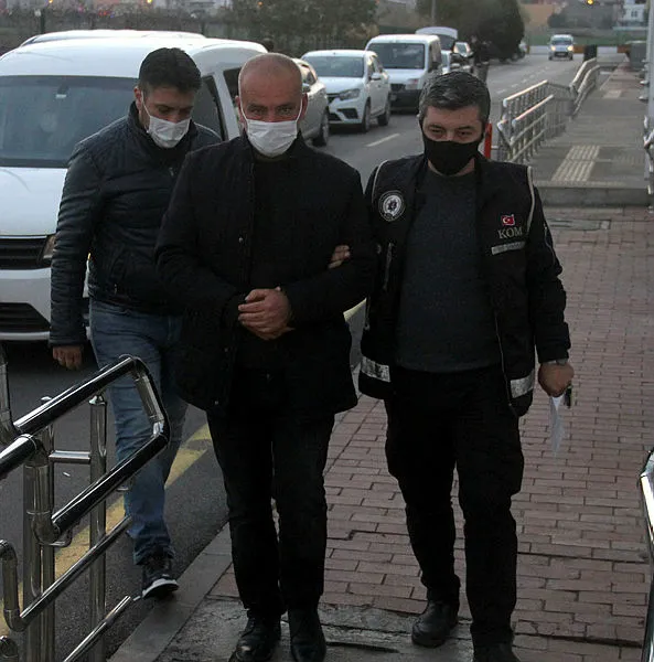 Adana merkezli 3 ilde 1 milyon liralık vurgun yapan şebekeye operasyon: 25 gözaltı kararı