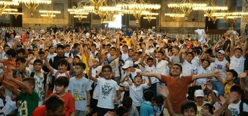 5000 TÜGVA’lı genç Ayasofya Camii'nde buluştu