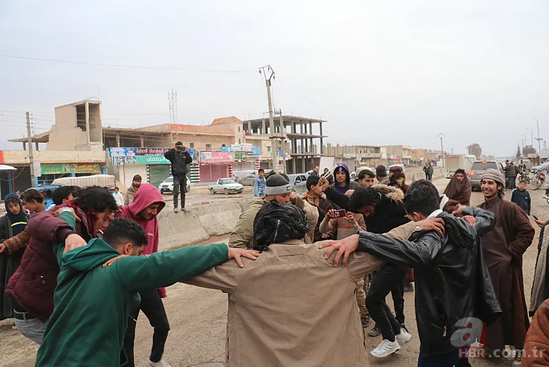 Suriyelilerden temizlik kutlaması! YPG çöktü: Rejim asıl şimdi düştü 2