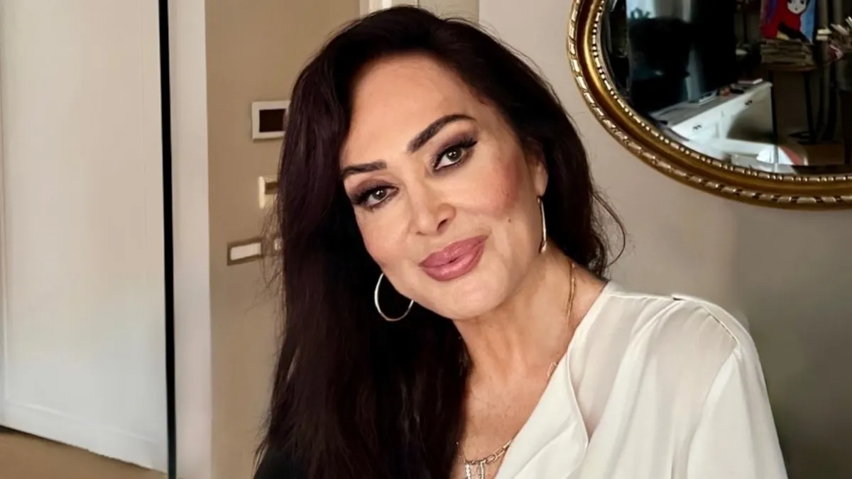 Türkan Şoray ve kızı Yağmur Ünal davette göz kamaştırdı