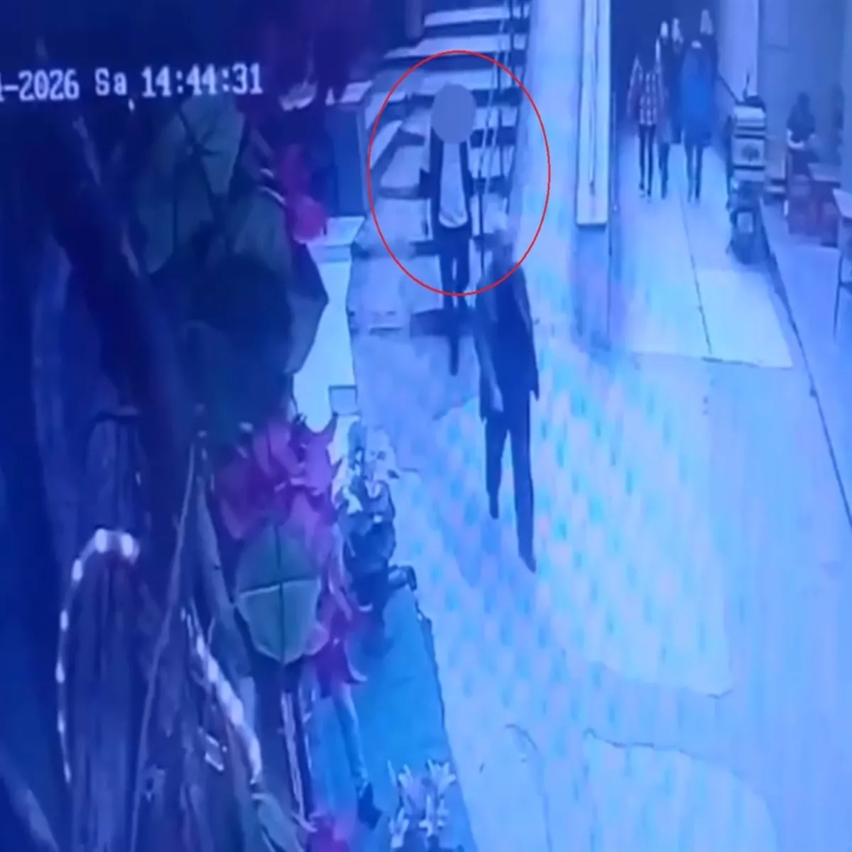 580 saatlik kamera kaydı incelendi: 2 milyonluk vurgun yapan dolandırıcı yakalandı