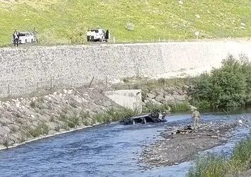 Erzurum’da otomobil dereye uçtu! Bir aile yok oldu