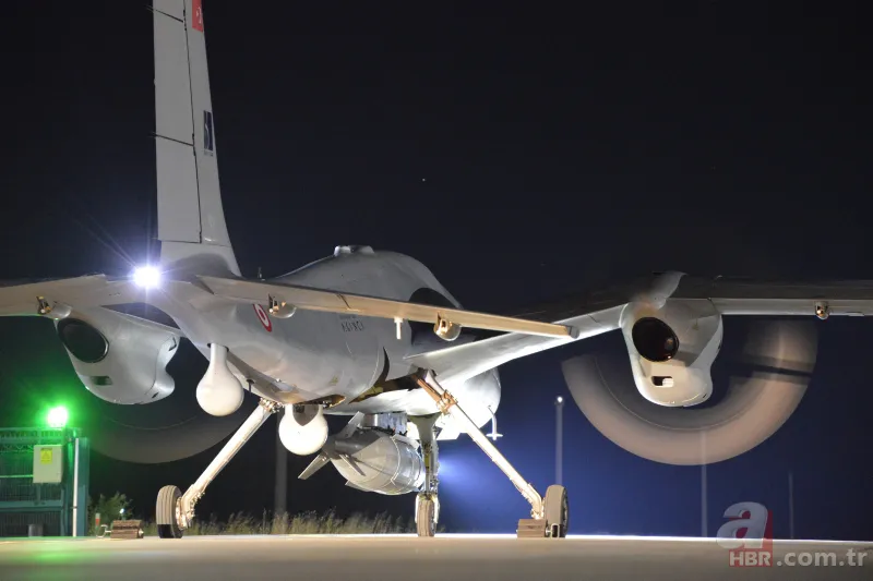 Bayraktar AKINCI TİHA'dan bir rekor daha! 1.360 kilogram yükle 13 saat 24 dakika uçtu 17